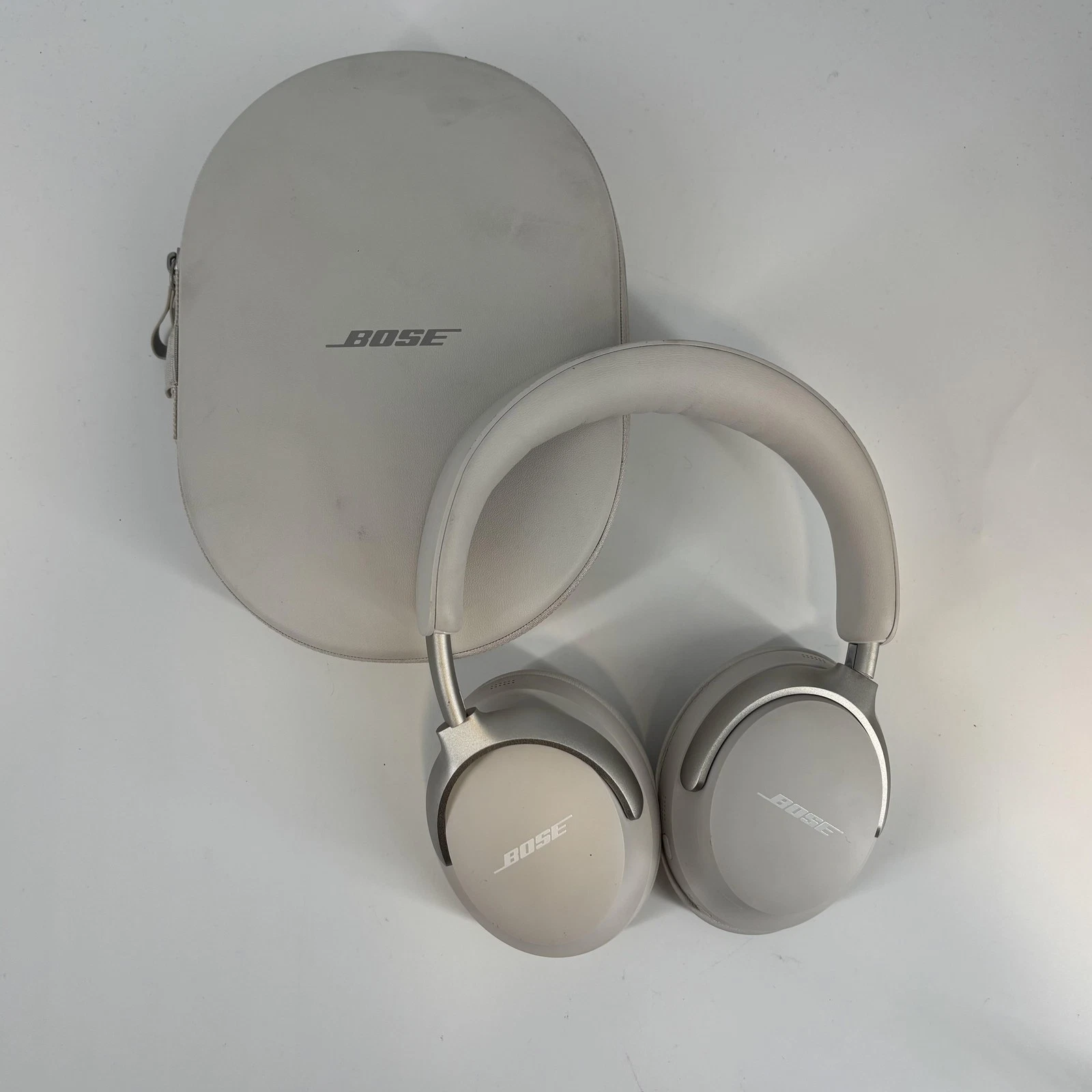 Bose QuietComfort Ultra Headphones White w/ Case + Charger